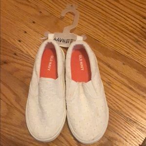 Toddler girls slip on white eyelet sneakers size 9